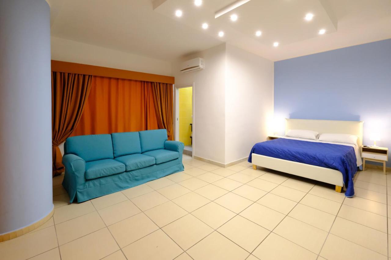 نابولي Donna Elena B&B المظهر الخارجي الصورة