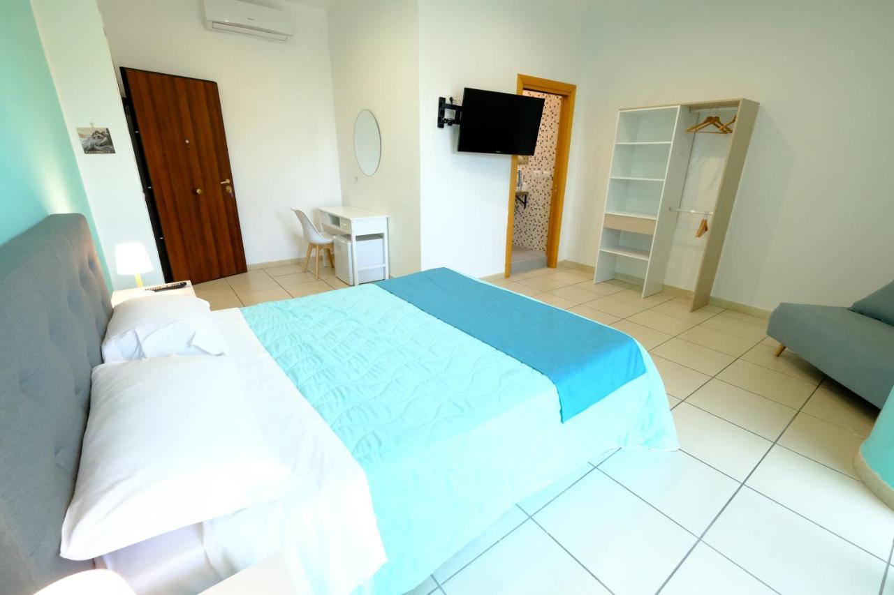نابولي Donna Elena B&B المظهر الخارجي الصورة